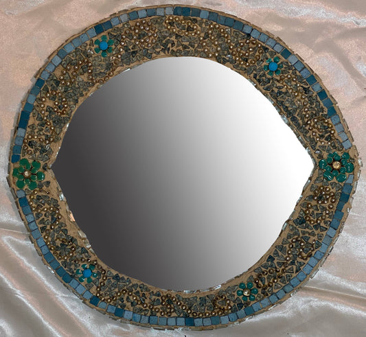 Small mirror in light blue